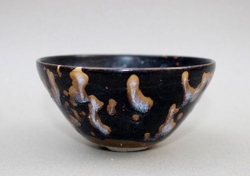 A RARE JIZHOU TEA-BOWL WITH A PAIR OF DRAGON SONG OR LATER