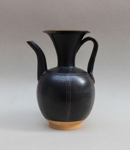 A SOUTHERN SONG DYNASTY BLACK GLAZED EWER WITH RIBS DESIGN