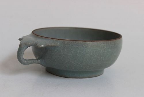 A SOUTHERN SONG DYNASTY LONGQUAN CELADON POURING BOWL