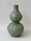 EXTRAORDINARY DOUBLE GOURD LONGQUAN WARE CELADON VASE