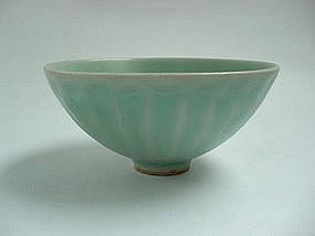 A FINE CELADON BOWL