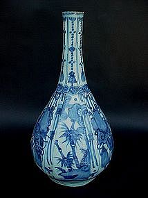 A Finely B/W Kraak Style Long Neck Bottle Vase