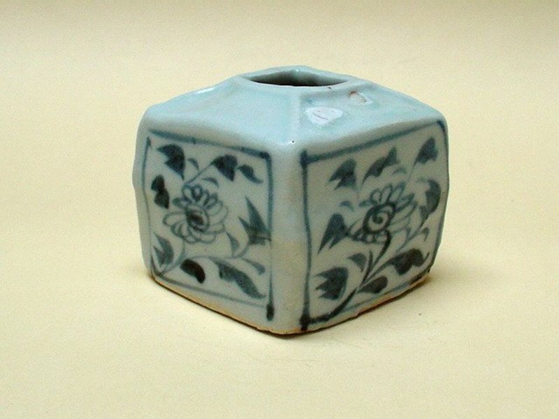 A Yuan Dynasty B/W Square Form Jar