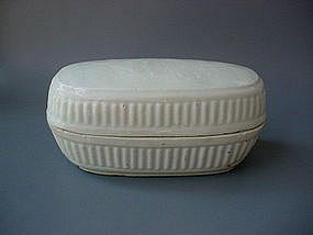 A Ming Oval Shape White Glaze Box With Incised On Top