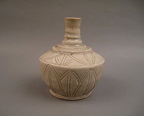 A White Glaze Small Bottle Vase