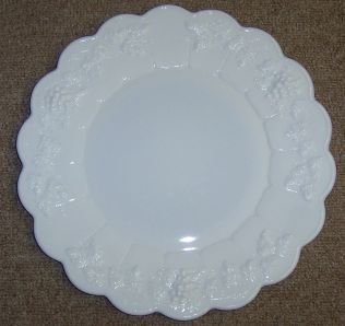 Westmoreland Milk Glass PANELED GRAPE 10.5 DINNER PLATE