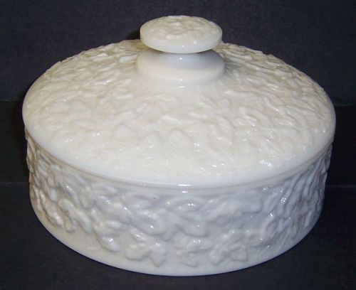 Westmoreland Milk Glass MAPLE LEAF 6 Inch CHOCOLATE BOX with LID