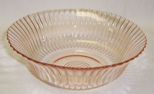 MacBeth Evans Pink PETALWARE 8 3/4 In Round SERVING or BERRY BOWL