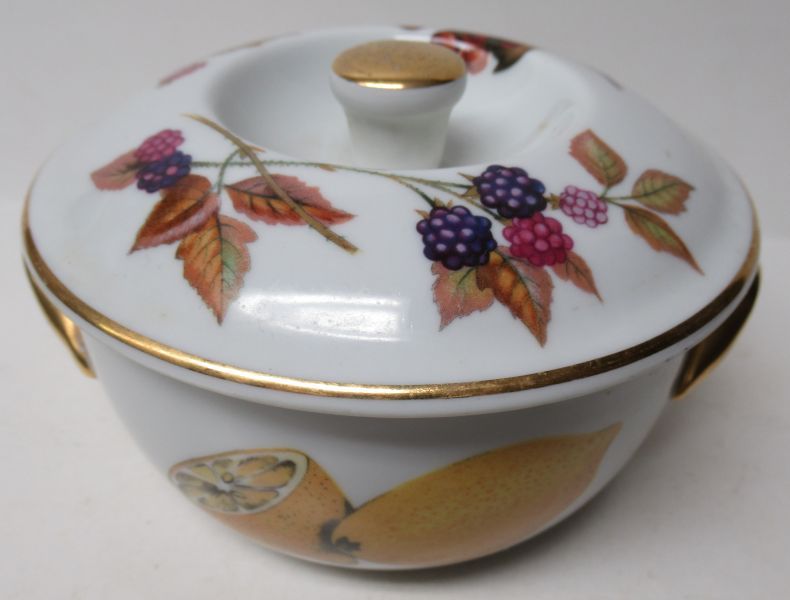 Royal Worcester EVESHAM 4 1/2 In INDIVIDUAL CASSEROLE with LID