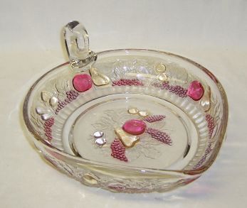 Westmoreland Ruby Flashed DELLA ROBBIA 7 1/4 In Handled HEART DISH