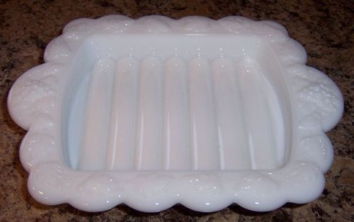 Westmoreland Milk Glass PANELED GRAPE 5 X 6 1/2 In SOAP DISH