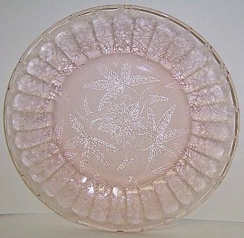 Jeannette Pink FLORAL POINSETTIA 9 Inch DINNER PLATE