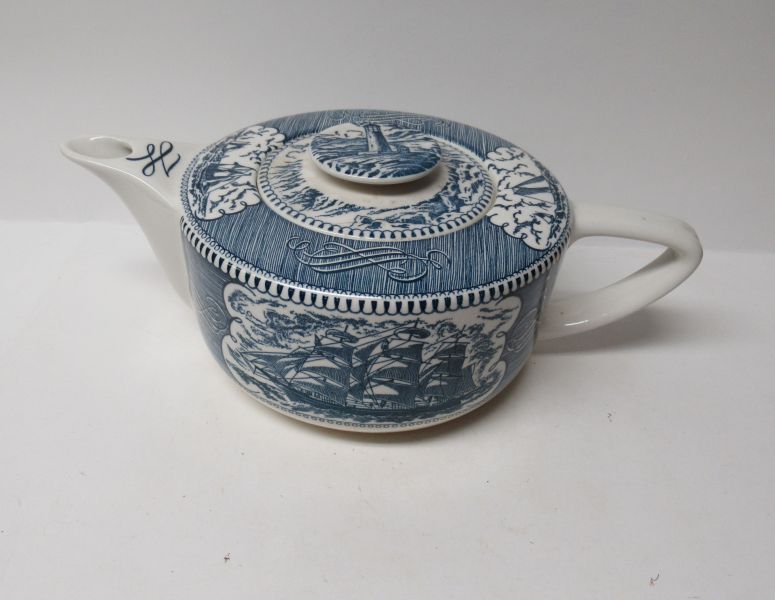 Royal China CURRIER and IVES Four-Cup TEAPOT with LID