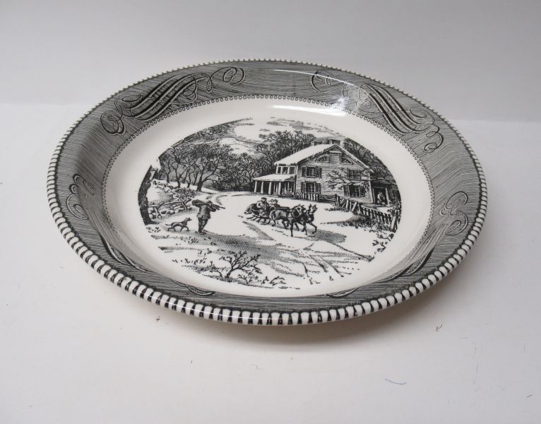 Royal China CURRIER and IVES Gray and White 10 In PIE BAKING PLATE