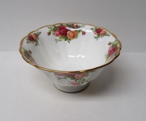 Royal Albert China OLD COUNTRY ROSES 6 3/4 Inch FOOTED BOWL