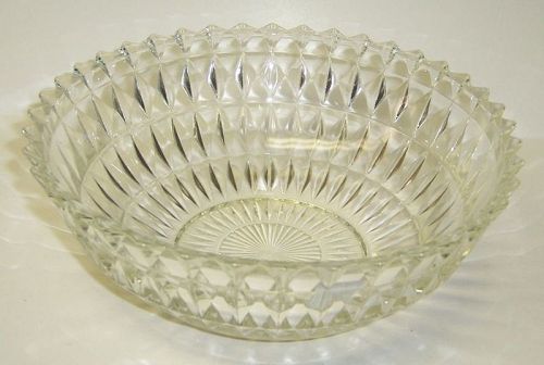 Jeannette Crystal WINDSOR DIAMOND 8 1/2 Inch POINTED EDGE BOWL