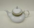 Yamasen China GOLD COLLECTION WHITE PROCELAIN 4 Cup TEAPOT w/LID