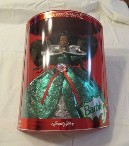 1995 Mattel Black HAPPY HOLIDAY Barbie Doll, Green Dress, Original Box
