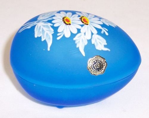 Westmoreland Glass Blue Mist EGG TRINKET BOX Hand Painted DAISIES