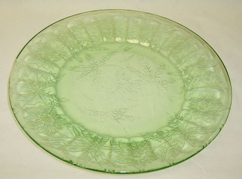 Jeannette Depression Glass Green FLORAL POINSETTIA 9 Inch DINNER PLATE