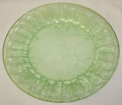 Jeannette Depression Glass Green FLORAL POINSETTIA 9 Inch DINNER PLATE