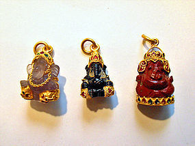 Ganesha pendant mounted in 22+ gold and enamel