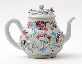 Chinese Molded Export Porcelain "Famille rose" Teapot.