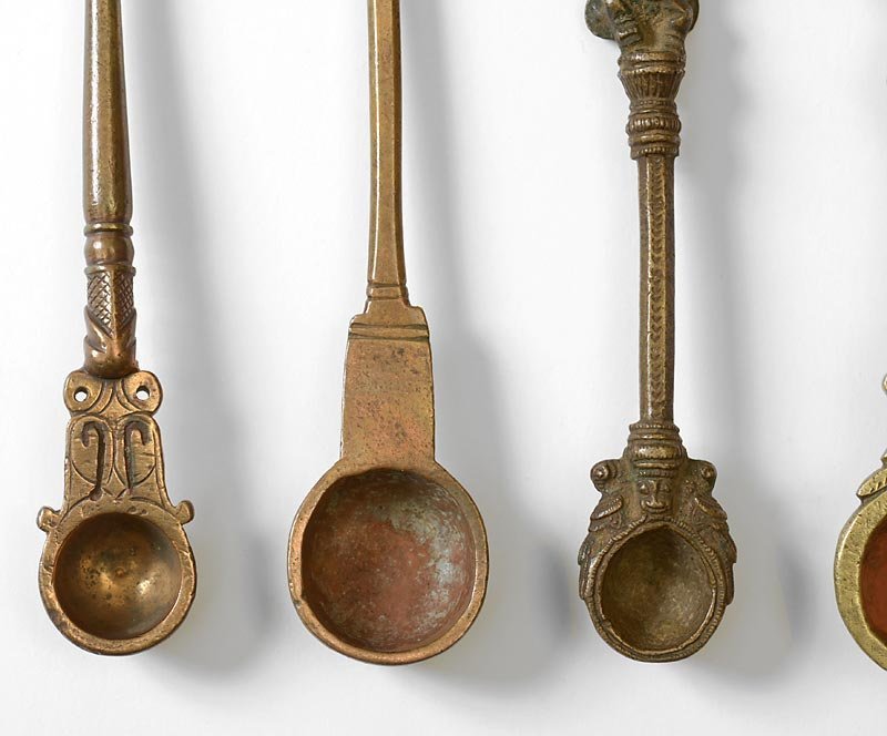 Collection of 6 Indian Bronze Ritual Spoons &quot;Pali&quot;.
