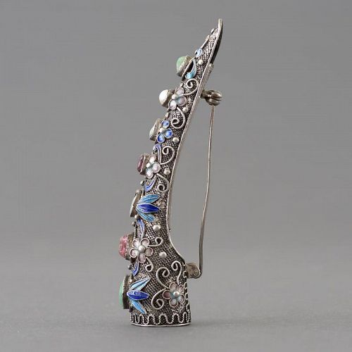 Chinese Export Silver Enamel Finger Nail Cover Brooch, c. 1960.