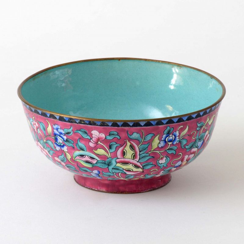 Antique Chinese Canton Ruby-Red Enamel Bowl, Qing Dynasty.