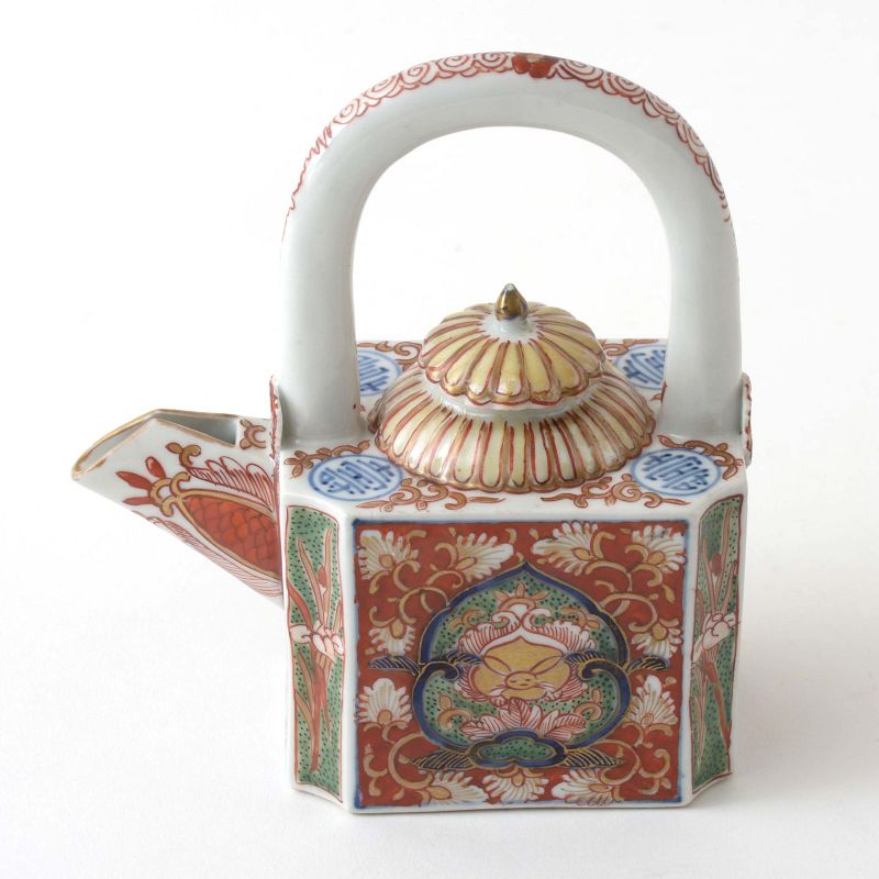 Rare Japanese Edo Period Imari Porcelain Teapot with Hare, 18th C.