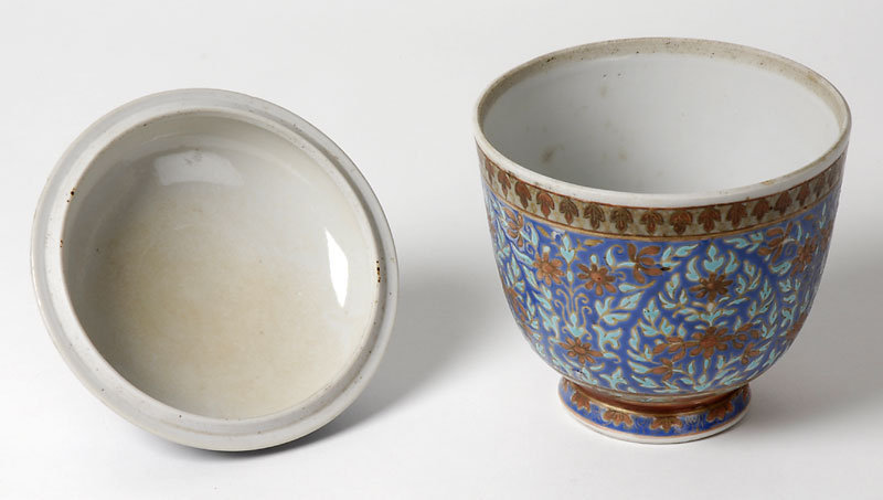 Chinese Thai Bencharong Covered Porcelain Jar, 18th C.