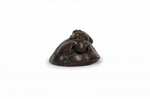 Japanese Meiji frog netsuke