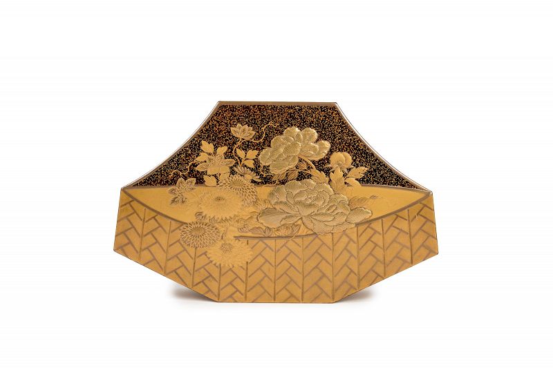 Japanese peony basket kobako lacquered box Edo