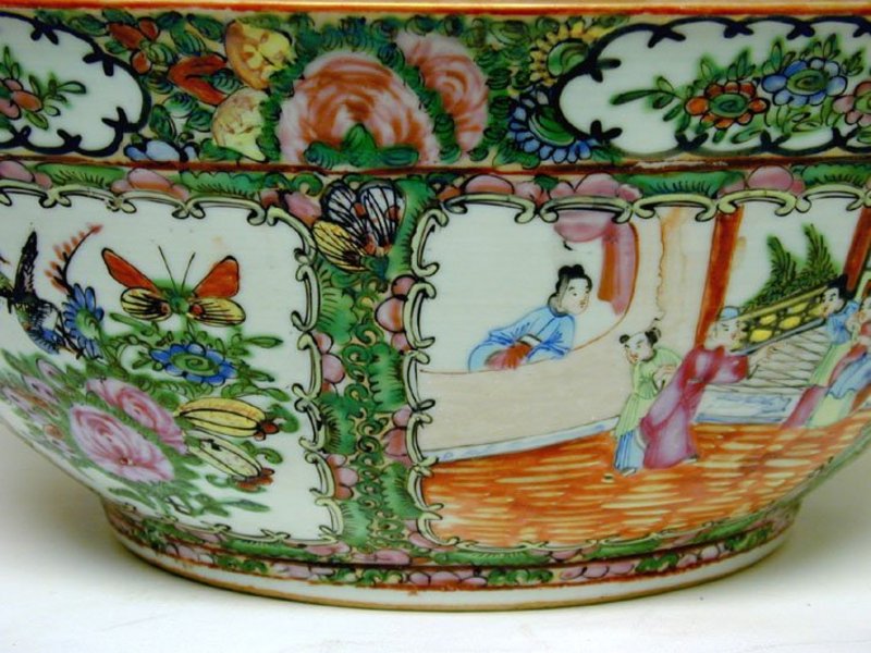 Chinese Rose Medallion Porcelain Punch 
bowl