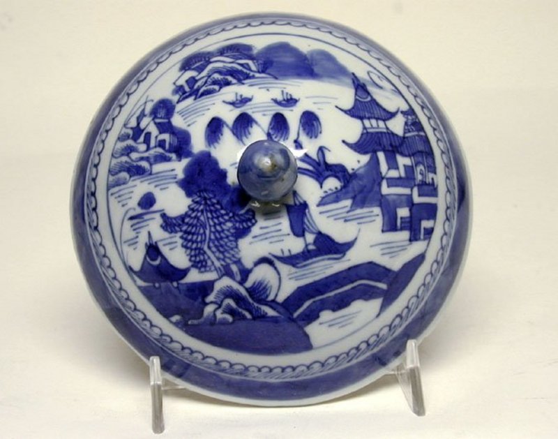 Chinese Export Blue And White Porcelain Lid Cover