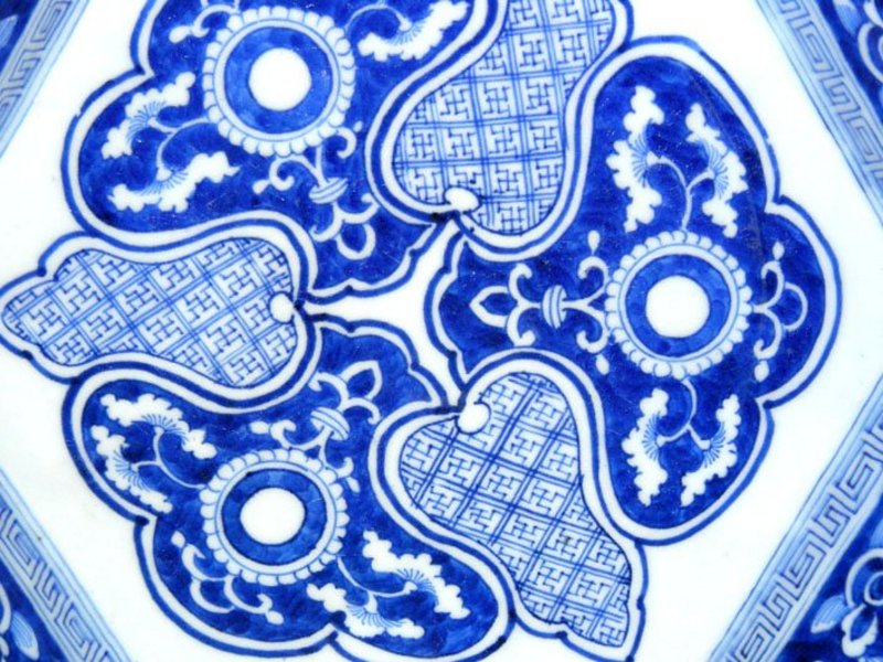 Antique Japanese Imari Porcelain 
hexagonal Dish