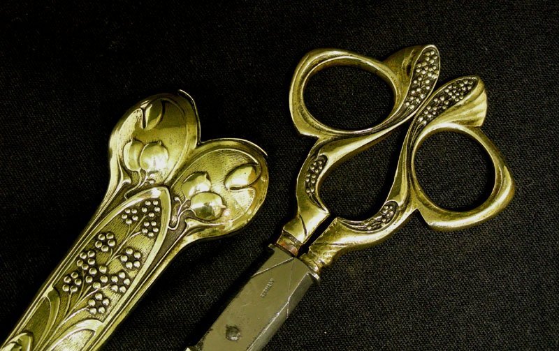 Rare Art Nouveau Gold Plated Sheath 
and Sewing Shears