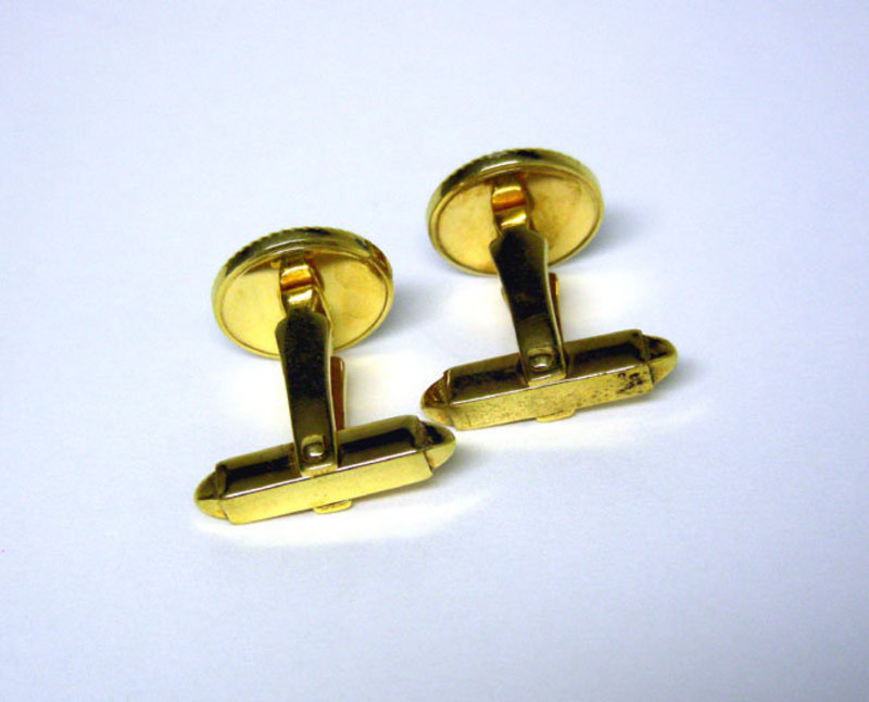 Vintage  Gold Tone Abalone Toggle Back 
cuff Links