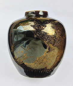 Mirror black and gilt Chinese jar, Kangxi revival