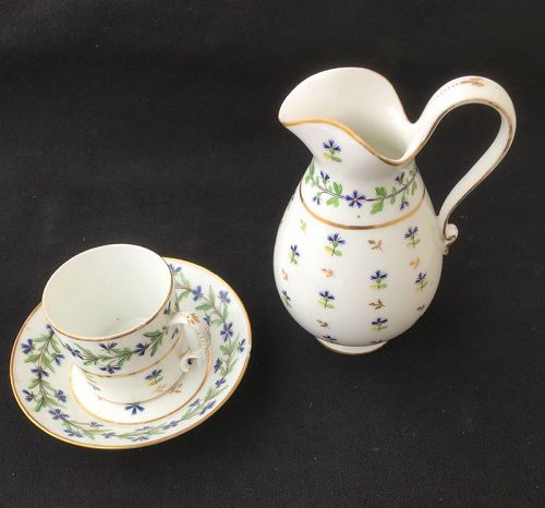 Jug, coffee can & saucer in the Cornflower / Barbeaux pattern, c 1790