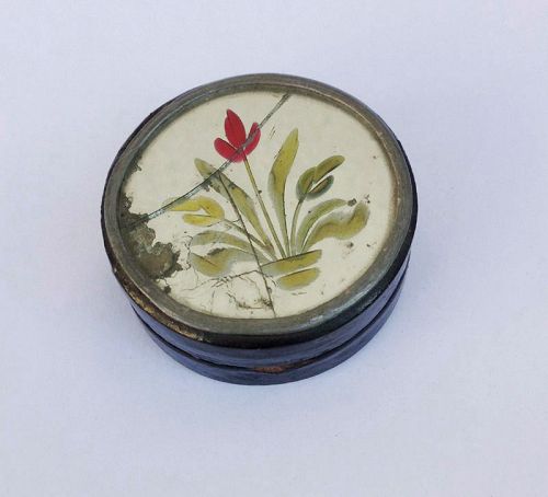 Snuff box for an 18th century lady