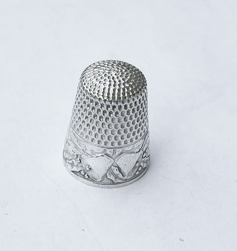 Webster Co sterling thimble with Christmas bells and holly