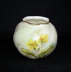 An English Worcester vase, Victorian