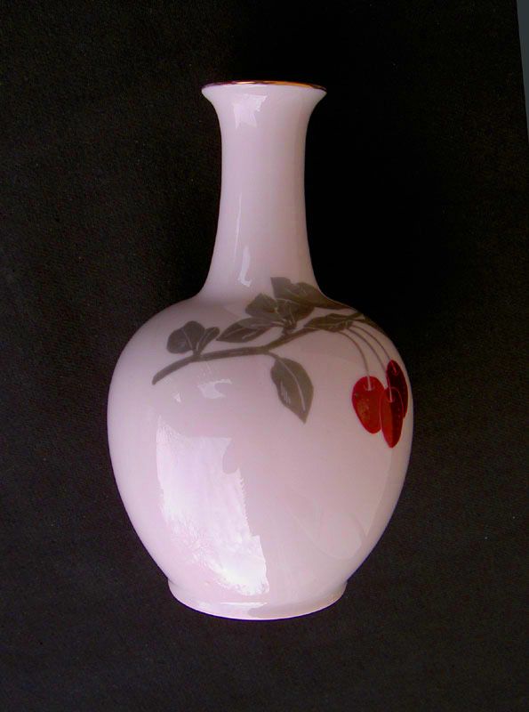 Japanese Arita Fukagawa Koransha cherry vase