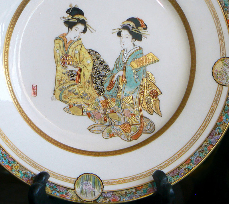 Kinkozan Japanese Satsuma Plates  Painted by Ikko Ga