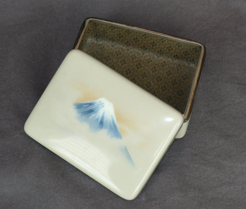 Fine Japanese Cloisonne Enamel Box - Mt Fuji