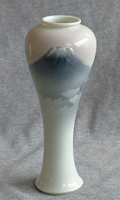 Japanese Studio Porcelain Vase - Nishiura Enji