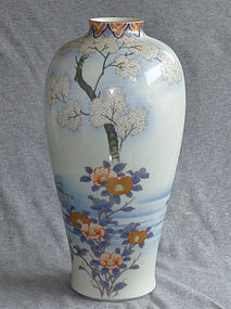 Fine Japanese Imari Porcelain Vase - Fukagawa
