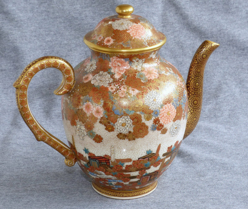 Outstanding  Japanese Satsuma Teapot Signed Seikozan